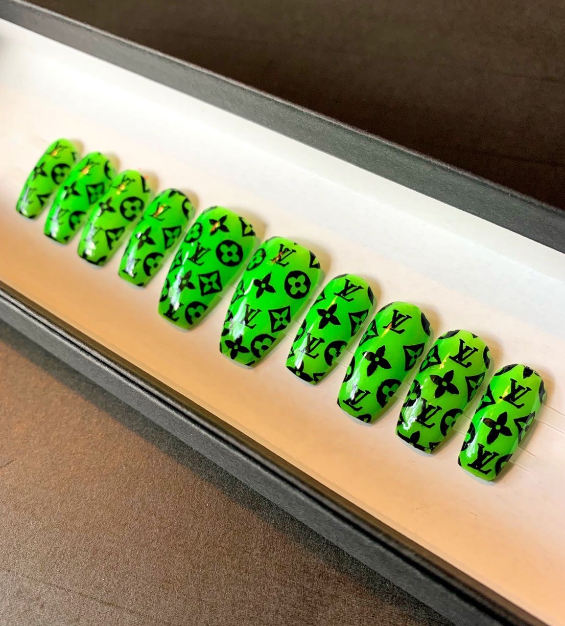 Gotham nail set